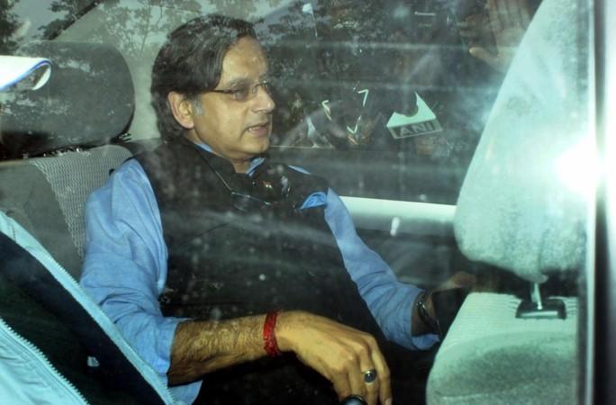 shashi tharoor