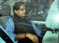 shashi tharoor