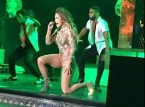 Jennifer Lopez Performs Live at Hinduja Wedding