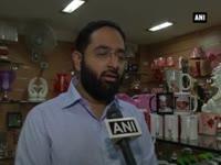 merchandise-of-aap-chief-selling-like-hotcakes-in-rajkot