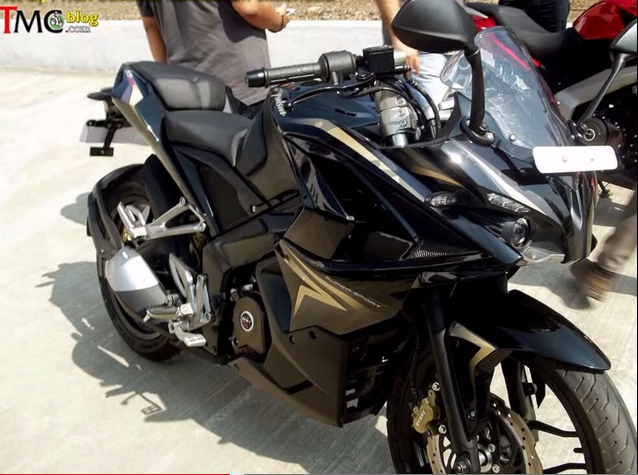 New Images of Bajaj Pulsar 200SS Surface Online