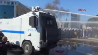 turkish-police-use-water-cannon-on-protesters-decrying-religion-in-schools