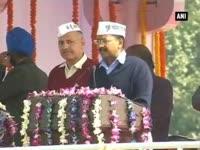 kejriwal-addresses-supporters-at-ramlila-ground-after-taking-oath-as-delhi-cm-warns-them-of-egoism