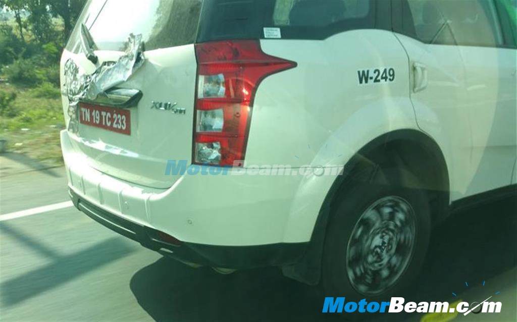Mahindra 2015 XUV500 Facelift Spied with Sunroof; Expected Launch, Price, Feature Details [PHOTOS]