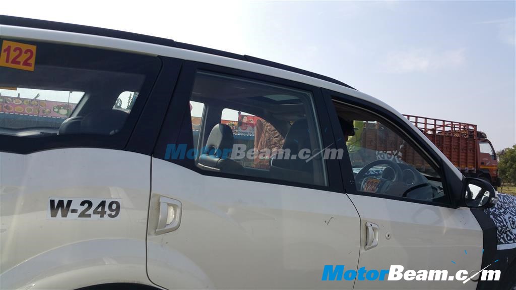 Mahindra 2015 XUV500 Facelift Spied with Sunroof; Expected Launch