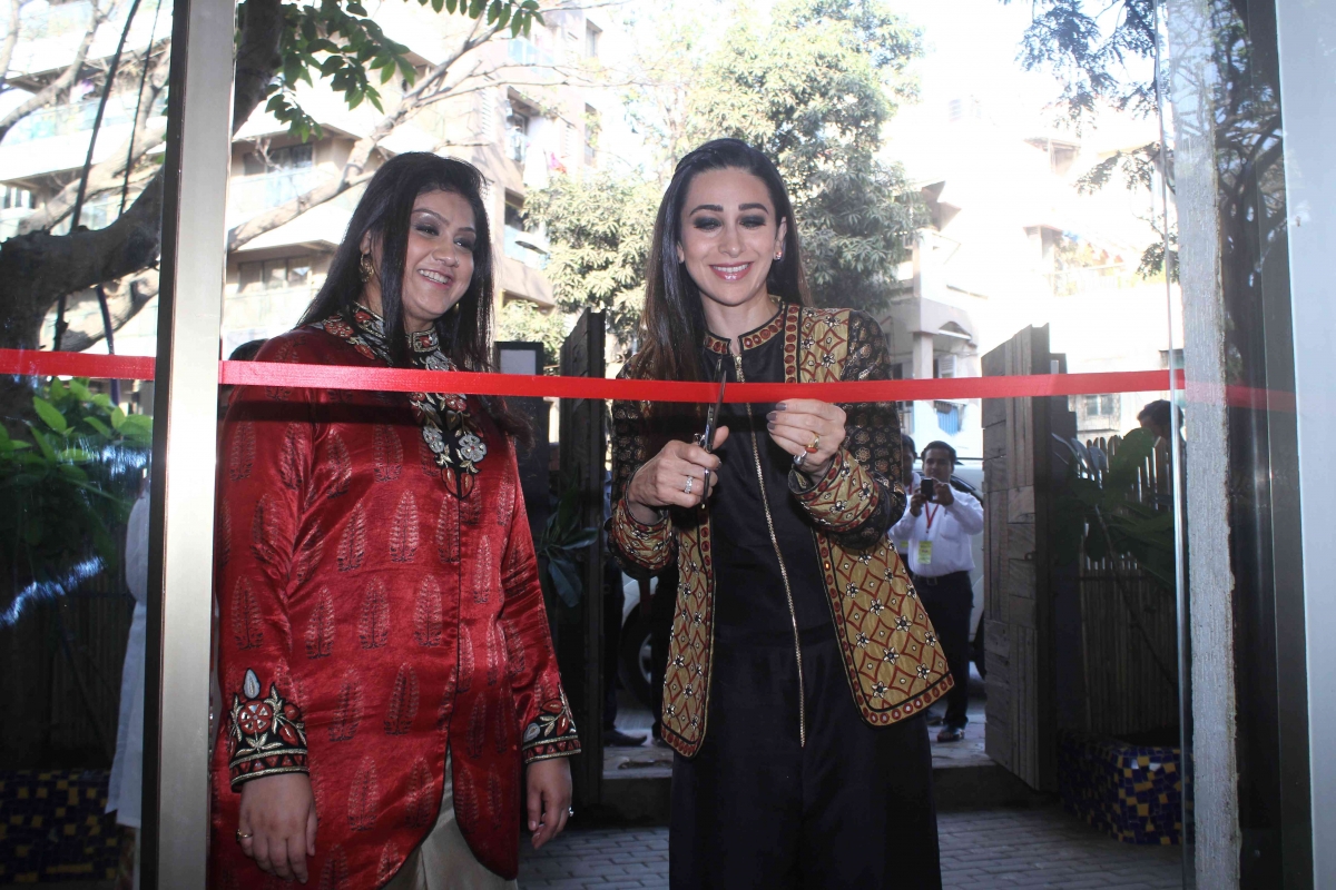 Karisma Kapoor Look Glamorous at a Store Launch in Mumbai