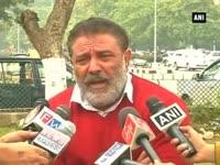 after-record-auction-of-yuvraj-father-claims-son-missing-from-wc-team-only-because-of-dhoni-part