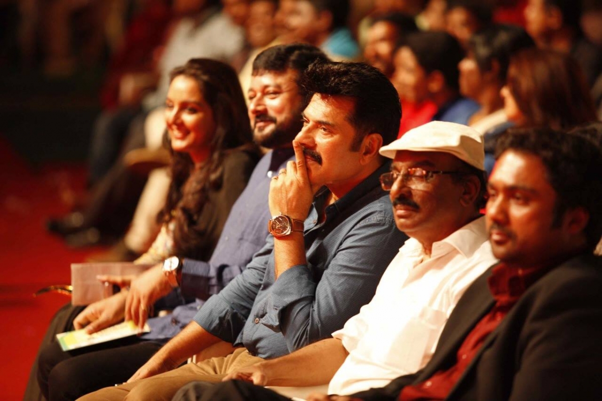 Celebs attending Vanitha film awards Celebs attending Vanitha film awards