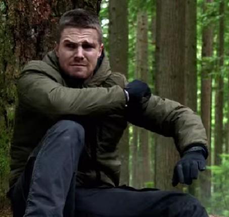 Deathstroke sets a new trap for Oliver and Thea in 'Arrow' season 3 episode 14 titled 'The Return'. Arrow