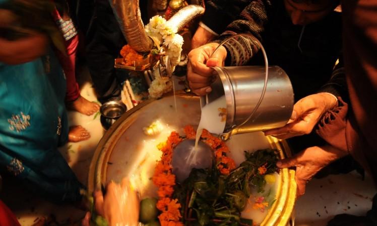 Maha Shivratri 2015: Devotees Offer Prayers to Lord Shiva in Pictures