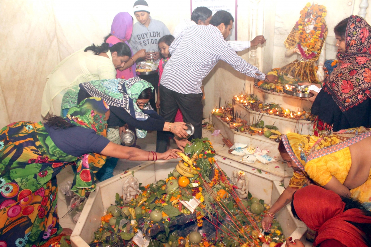 Maha Shivratri 2015: Devotees Offer Prayers to Lord Shiva in Pictures Maha Shivratri 2015: Devotees Offer Prayers to Lord Shiva in Pictures
