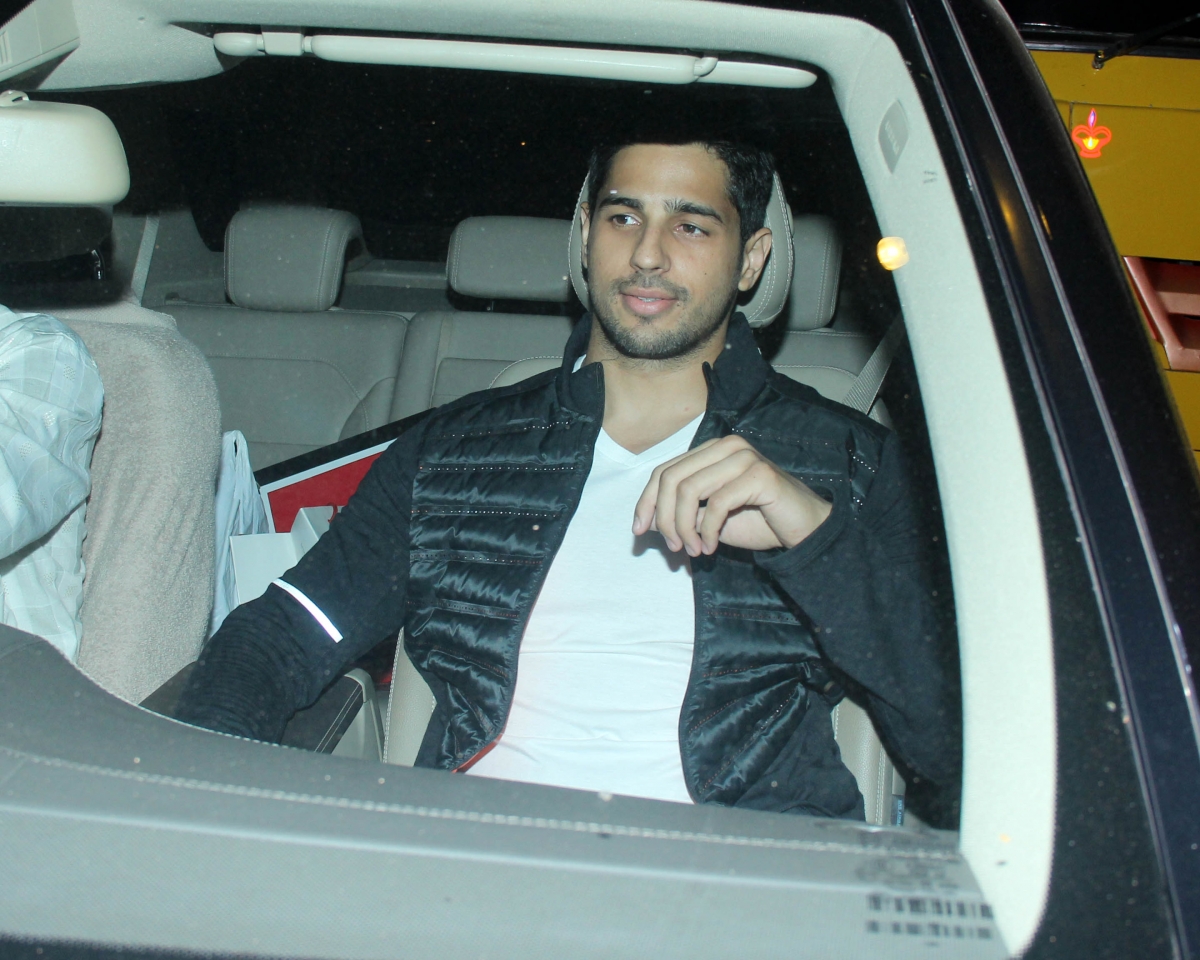 Bollywood Lovebirds Sidharth Malhotra, Alia Bhatt Snapped While Shooting for Commercial