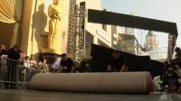 oscars-roll-out-red-carpet-minajs-tour-member-killed
