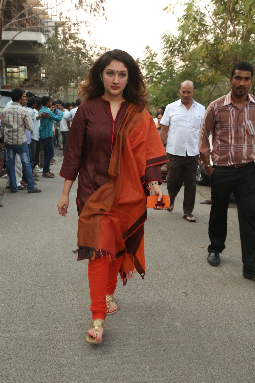 Telugu Stars Pay Last Respect to D Ramanaidu; Ravi Teja, Rajasekhar, Manchu Manoj, Anushka Shetty, Namratha and Others