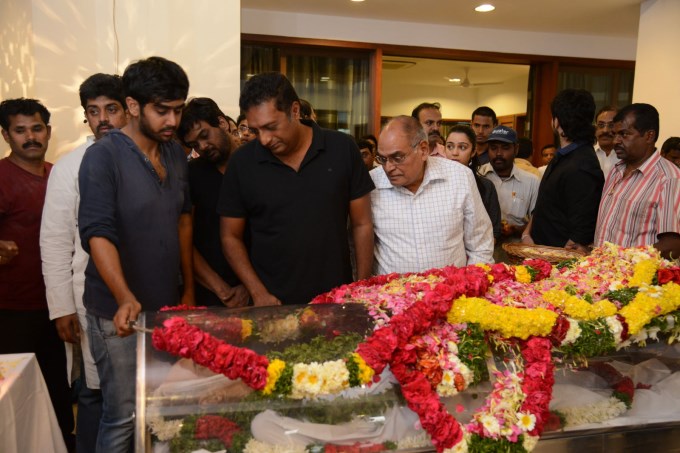 Telugu Stars Pay Last Respect to D Ramanaidu; Ravi Teja, Rajasekhar, Manchu Manoj, Anushka Shetty, Namratha and Others