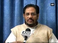 politicos-take-a-dig-at-modi-as-his-suit-fetches-rs-4-31-crore-in-auction-bjp-defends