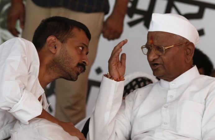 Hazare, Kejriwal