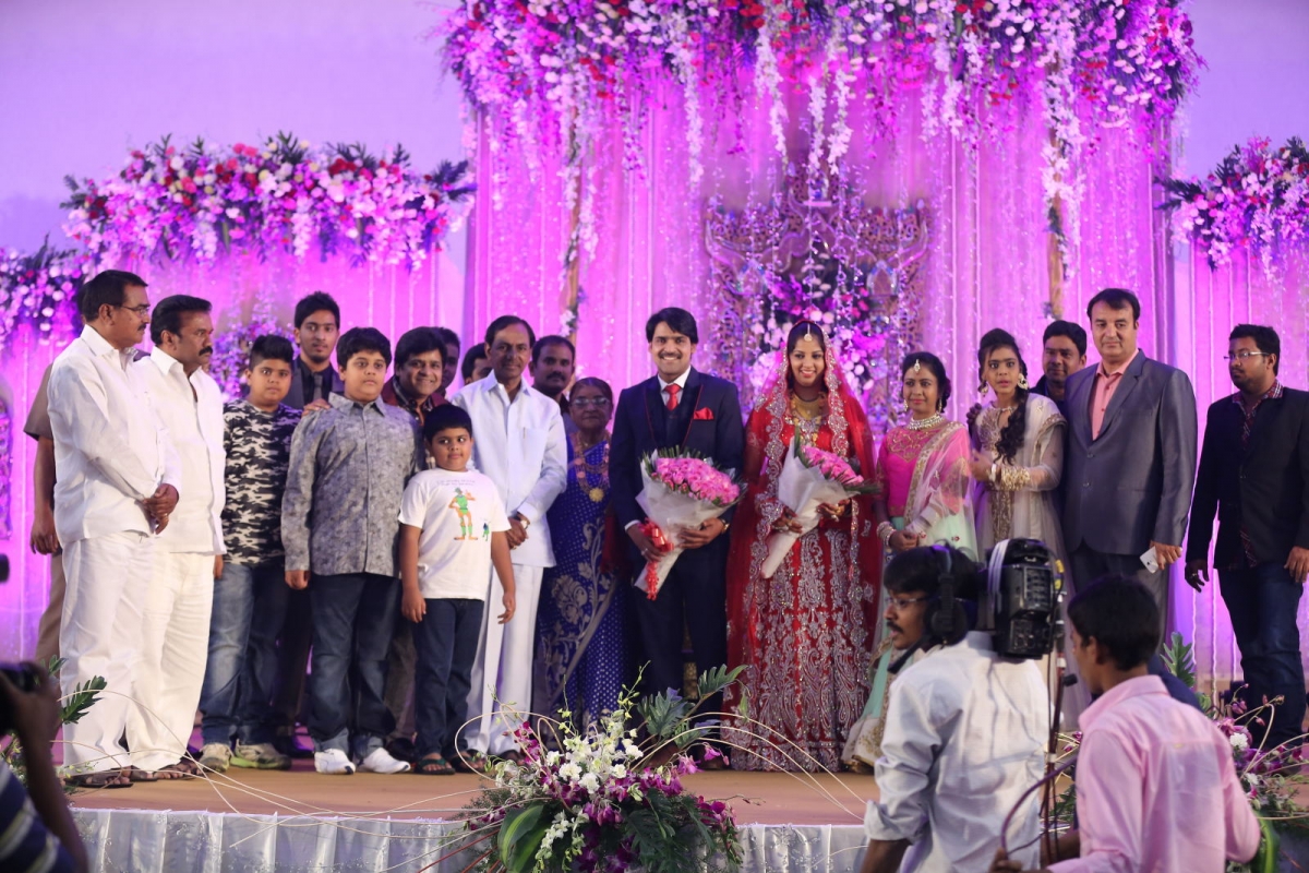 KCR attends Khayyum's wedding reception