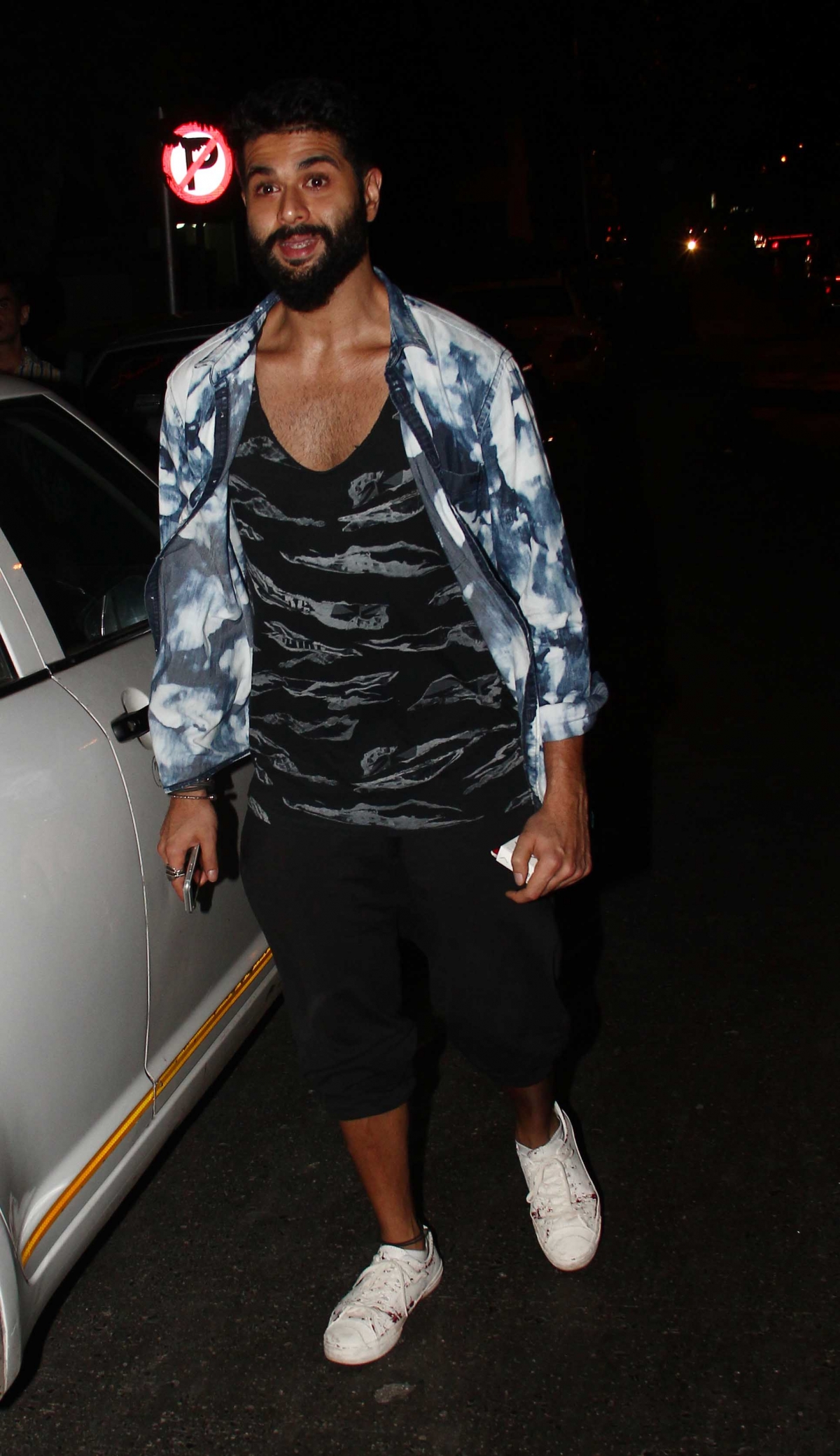 Kunal Rawal attends Shahid Kapoor's birthday bash Shahid Kapoor Stuns in Black at his Birthday Bash