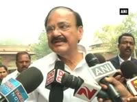 land-acquisition-bill-some-parties-are-misleading-people-govt-is-open-for-discussion-says-venkaia