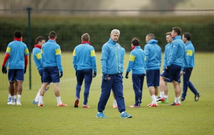 Wenger oversees a training session ahead of Arsenal's Champions League clash against Monaco Arsenal