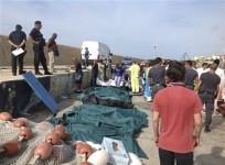 A speedboat carrying Chinese illegal immigrants capsized near Macau. Over 10 people are still missing.