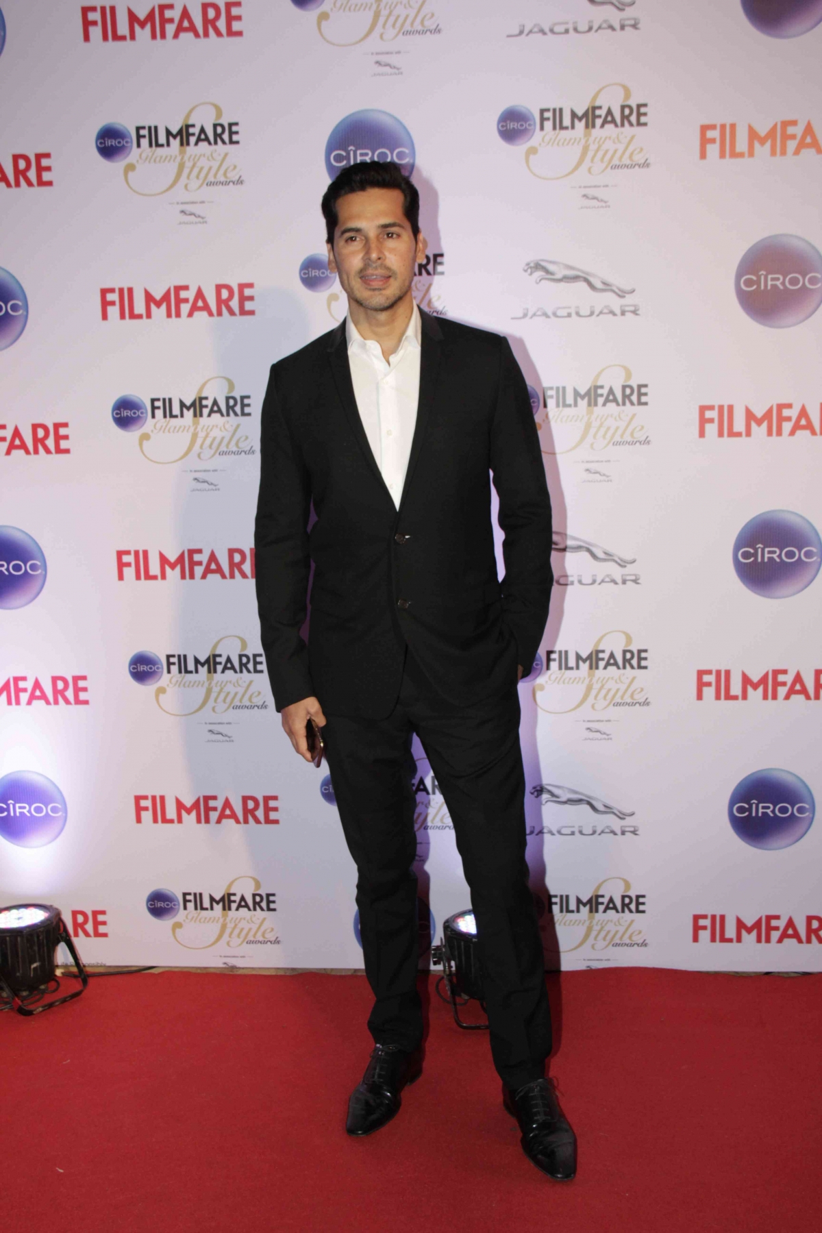 Filmfare Glamorous And Style 2015: Akshay Kumar, Big B, Sidharth Malhotra and Other Handsome Hunks Walked The Red Carpet