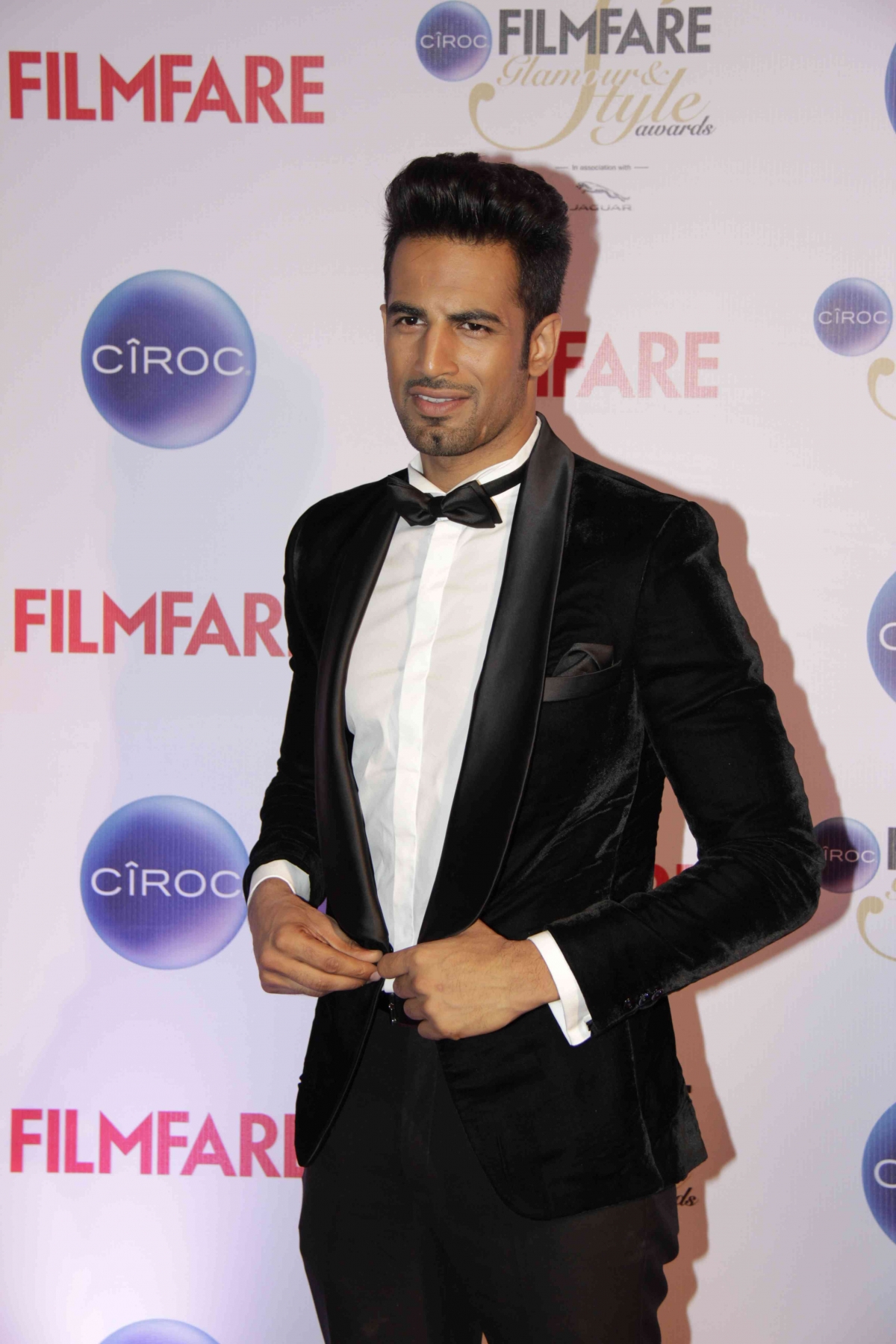 Filmfare Glamorous And Style 2015: Akshay Kumar, Big B, Sidharth Malhotra and Other Handsome Hunks Walked The Red Carpet