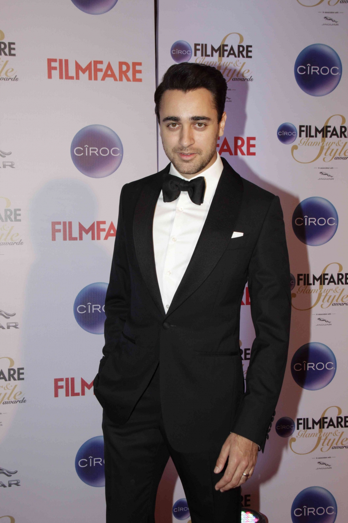 Filmfare Glamorous And Style 2015: Akshay Kumar, Big B, Sidharth Malhotra and Other Handsome Hunks Walked The Red Carpet
