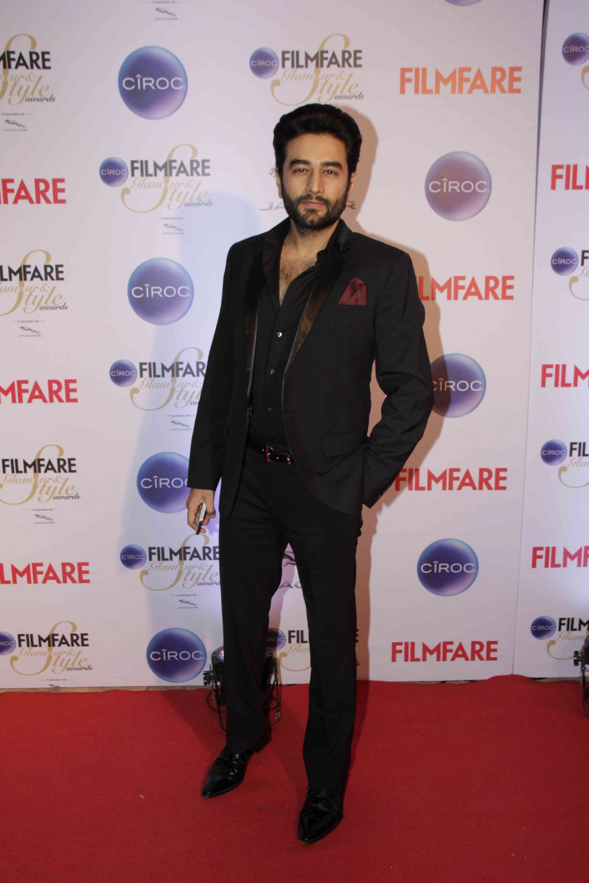 Filmfare Glamorous And Style 2015: Akshay Kumar, Big B, Sidharth Malhotra and Other Handsome Hunks Walked The Red Carpet