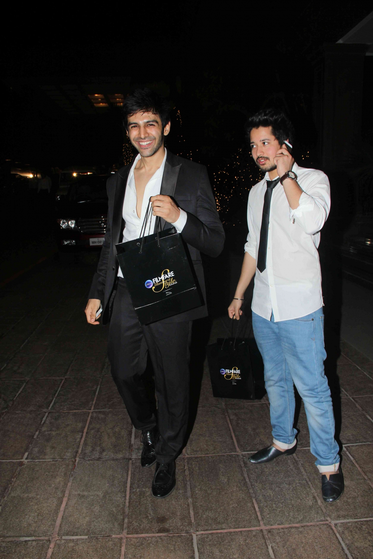 Filmfare Glamorous And Style 2015: Akshay Kumar, Big B, Sidharth Malhotra and Other Handsome Hunks Walked The Red Carpet