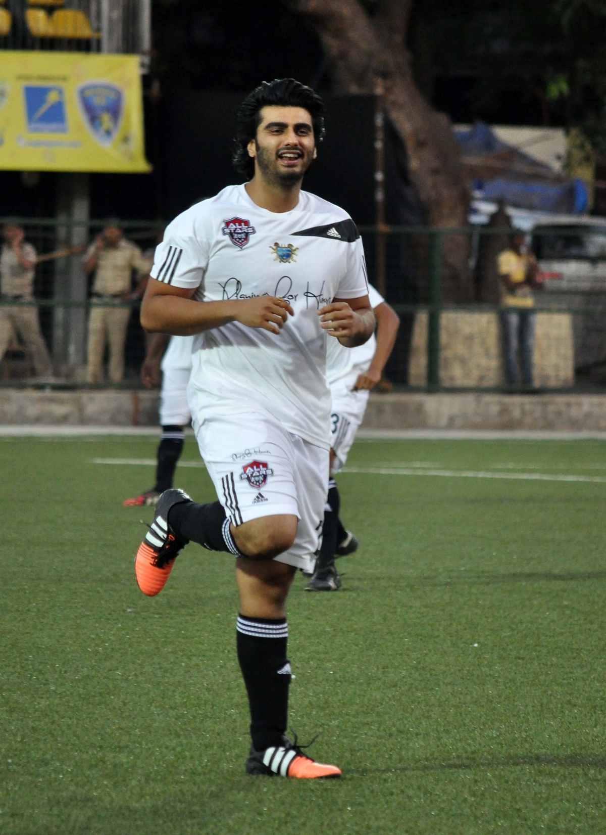 Ranbir Kapoor, Arjun Kapoor and Other Celebs Play Friendly Football Match with Mumbai Police
