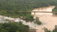 bolivian-military-brings-aid-to-flood-victims