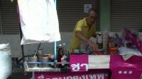 crackdown-on-bangkok-street-stalls-as-pedestrians-vie-for-space