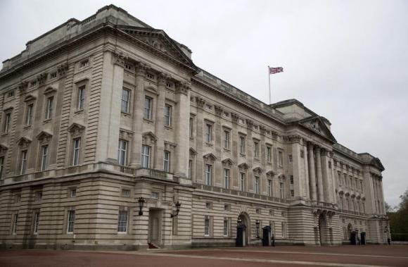 Naked man climbing out of the Buckingham Palace window is found to have been a hoax.