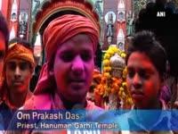 holi-celebration-kick-starts-in-ayodhya-with-gaiety-and-fervor