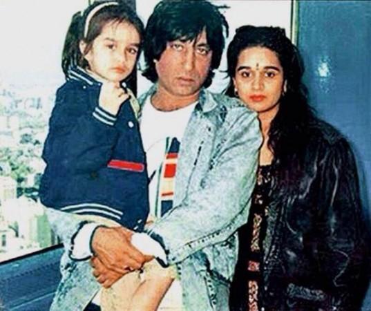 Childhood picture of Shraddha Kapoor with father Shakti Kapoor and mother Shivangi Happy Birthday Shraddha Kapoor: Rare and Unseen Pictures of