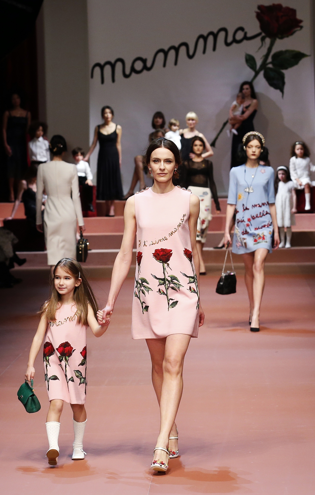 Milan Fashion Week 2015: Pregnant Models Walks The Ramp for Dolce & Gabbana