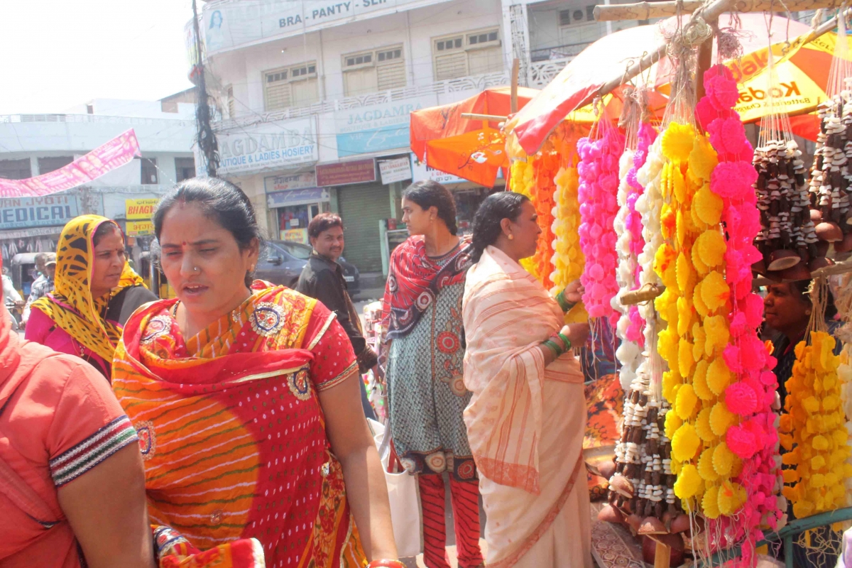 Holi shopping in Hyderabad