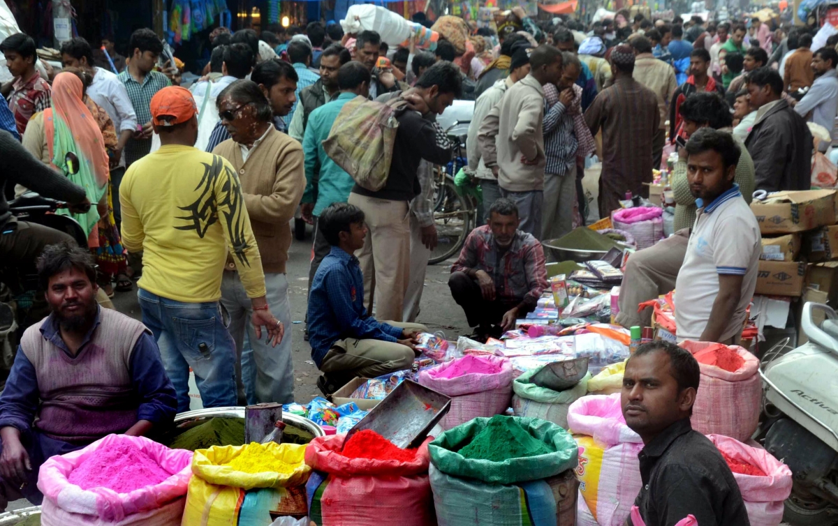Holi shopping in New Delhi