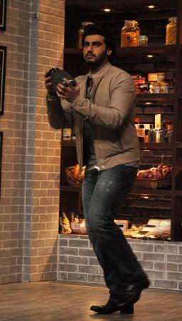 Arjun Kapoor 'Farah Ki Daawat': Arjun Kapoor Brings Fun in Farah Khan's Cookery Show
