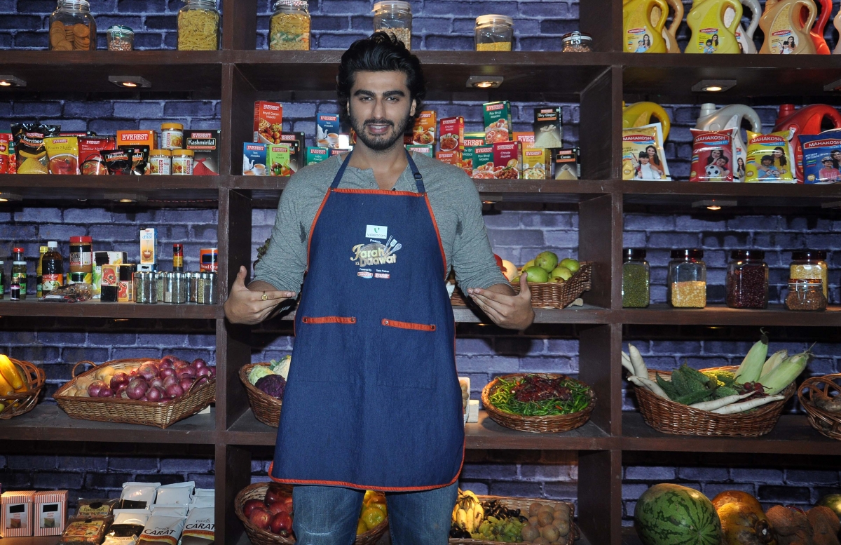 'Farah Ki Daawat': Arjun Kapoor Brings Fun in Farah Khan's Cookery Show