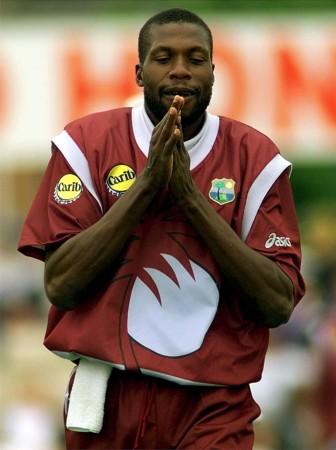 Ambrose feels bowlers bowl too short at Perth, which is a mistake Curtly Ambrose