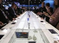 Sony Xperia M4 Aqua showcased underwater at MWC event