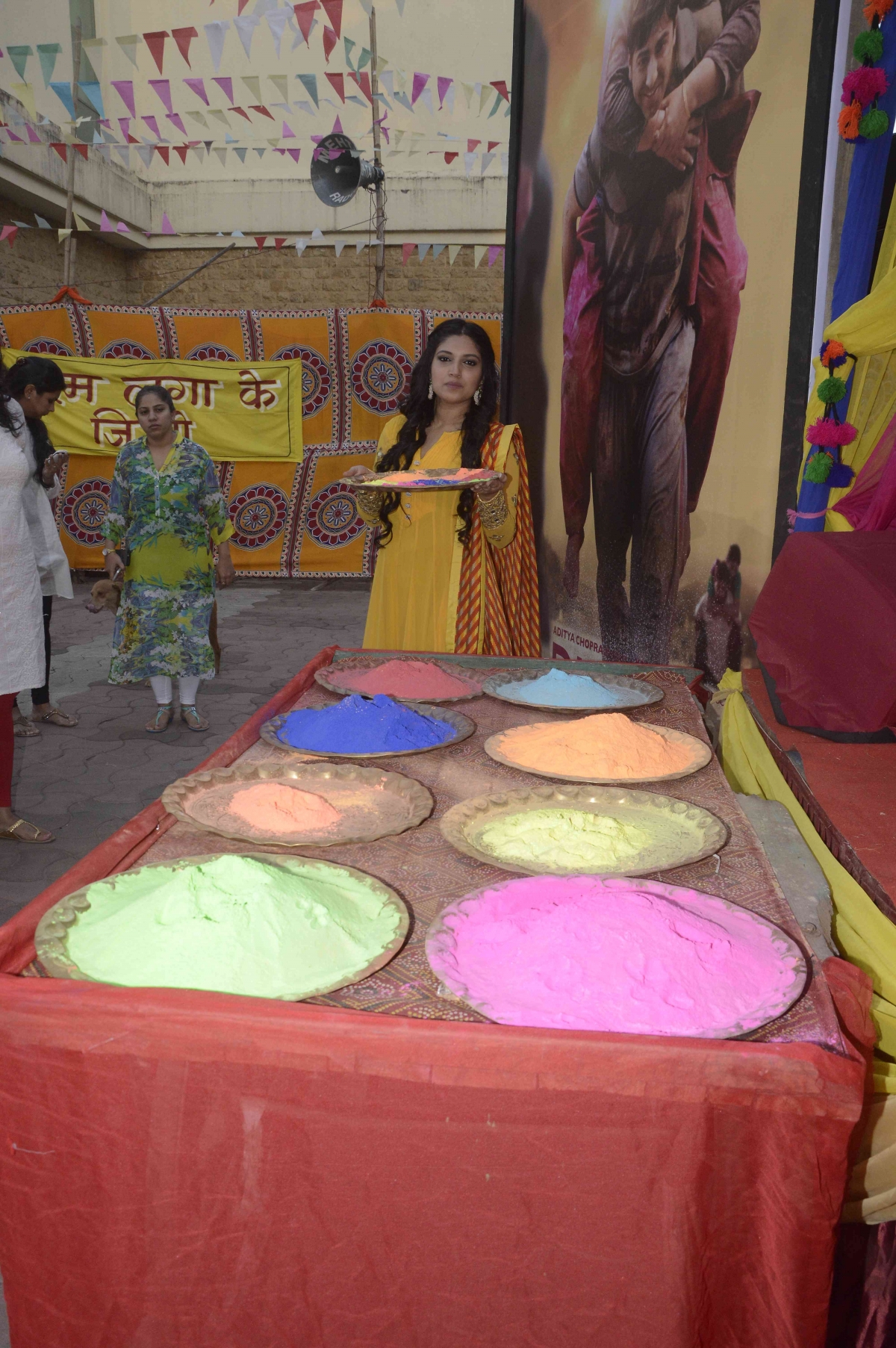 Bollywood Celebs Celebrates The Festival of Colours