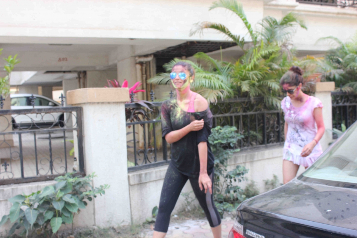 Alia Bhatt and Sidharth Malhotra Celebrate Holi Together in Mumbai