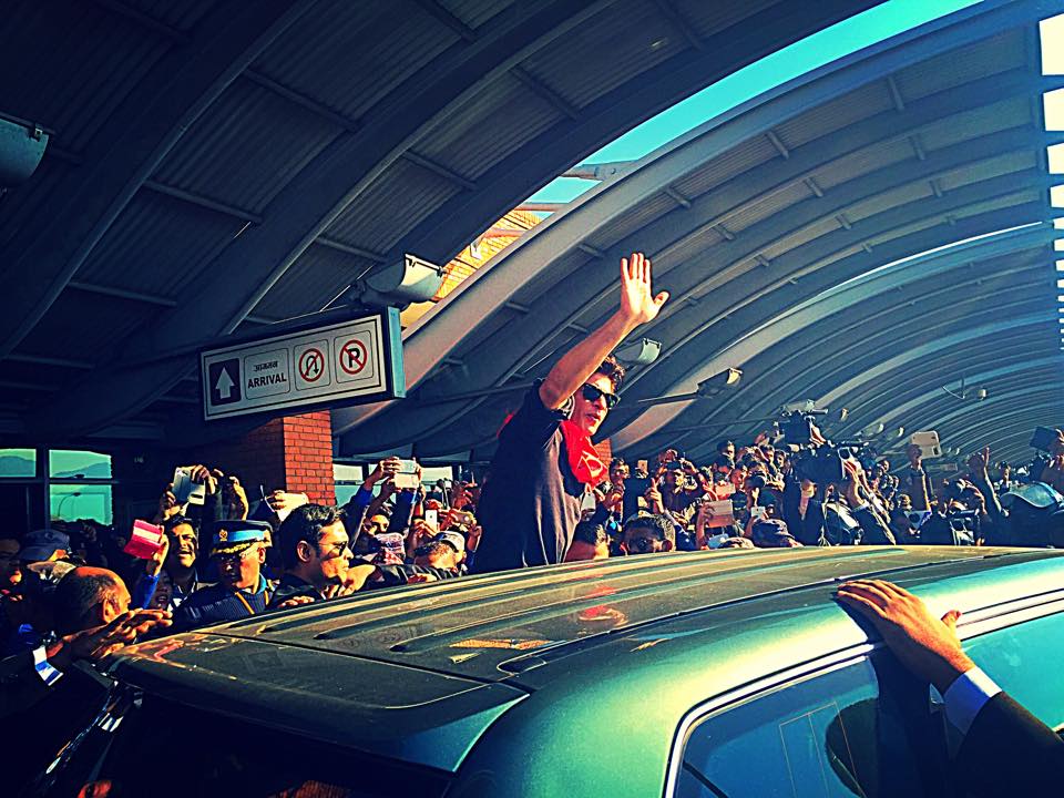 Shah Rukh Khan Visits Nepal To Promote a Campaign