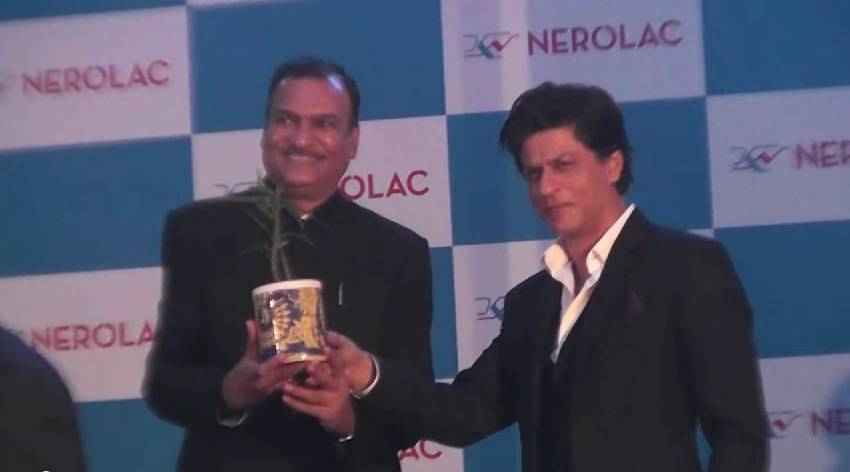 Shah Rukh Khan Visits Nepal To Promote a Campaign