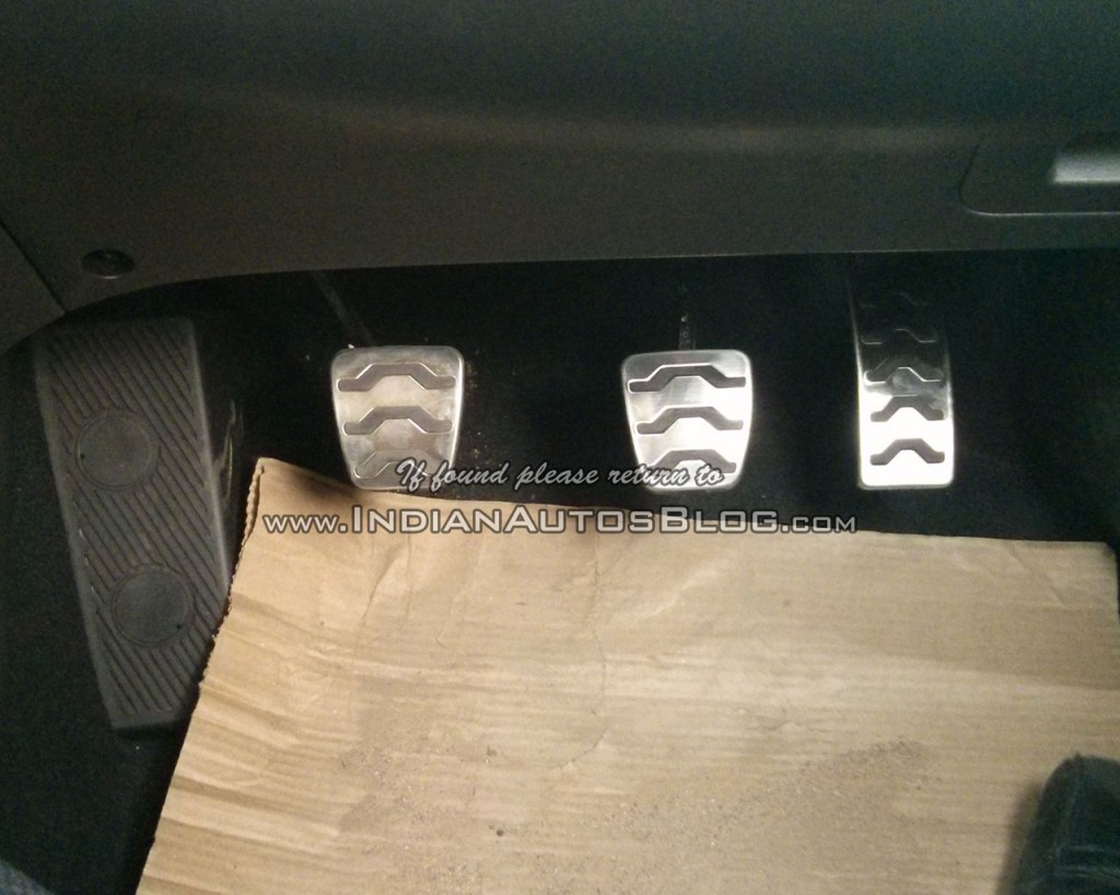 Hyundai i20 Active Interior Fully Revealed in Latest Spy Shots, Launch on 17 March; All You Need to Know [PHOTOS]