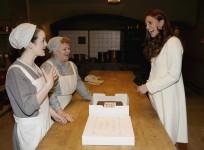 kate-middleton-jokes-with-downtons-mrs-patmore-and-daisy-over-their-cooking-skills